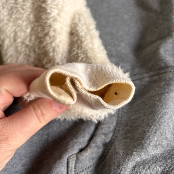 Hanna Andersson Sweater along Size 4 - Picture 4 of 4